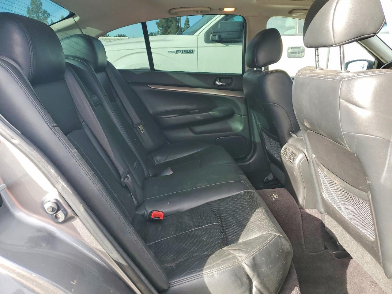 2011 INFINITI G37 BASE photo 10