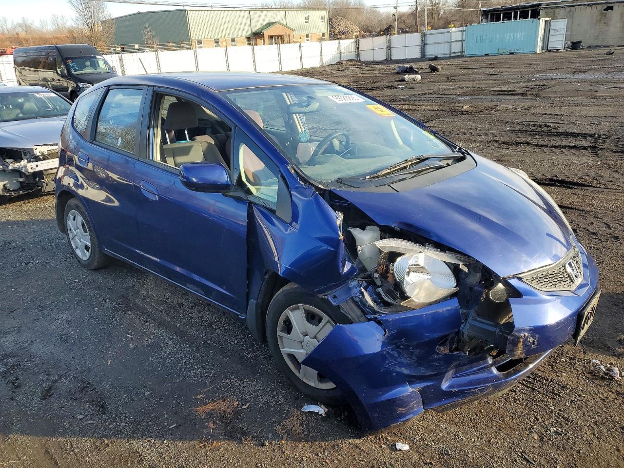 2013 HONDA FIT photo 4