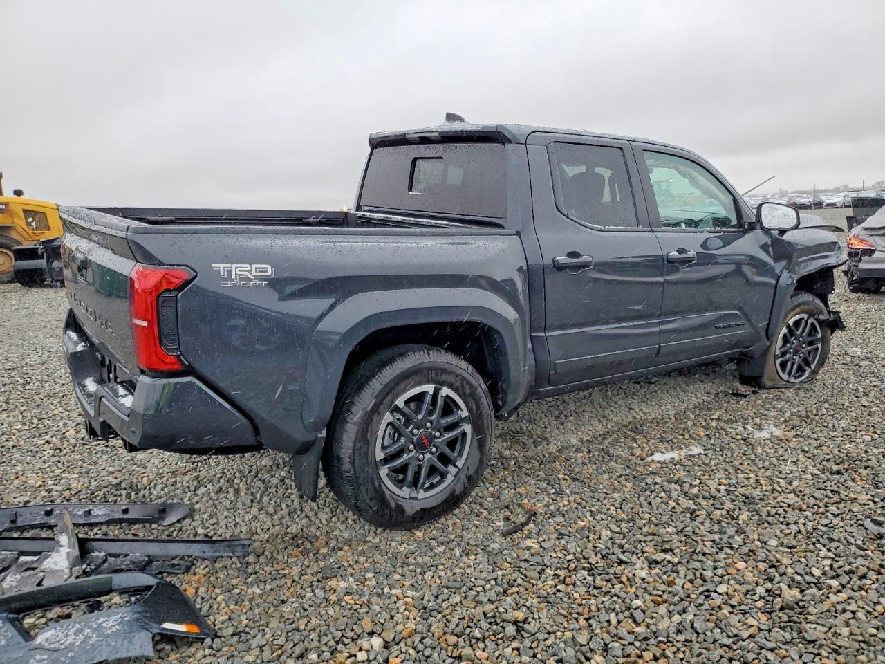 2024 TOYOTA TACOMA DOUBLE CAB photo 3
