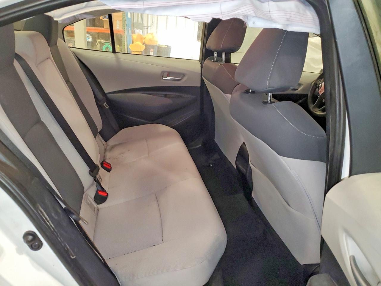 2021 TOYOTA COROLLA LE photo 10