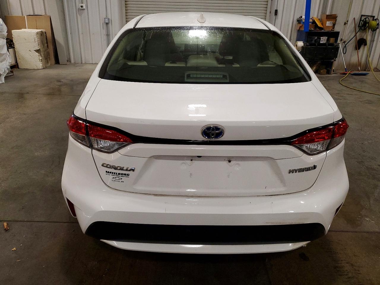 2021 TOYOTA COROLLA LE photo 6