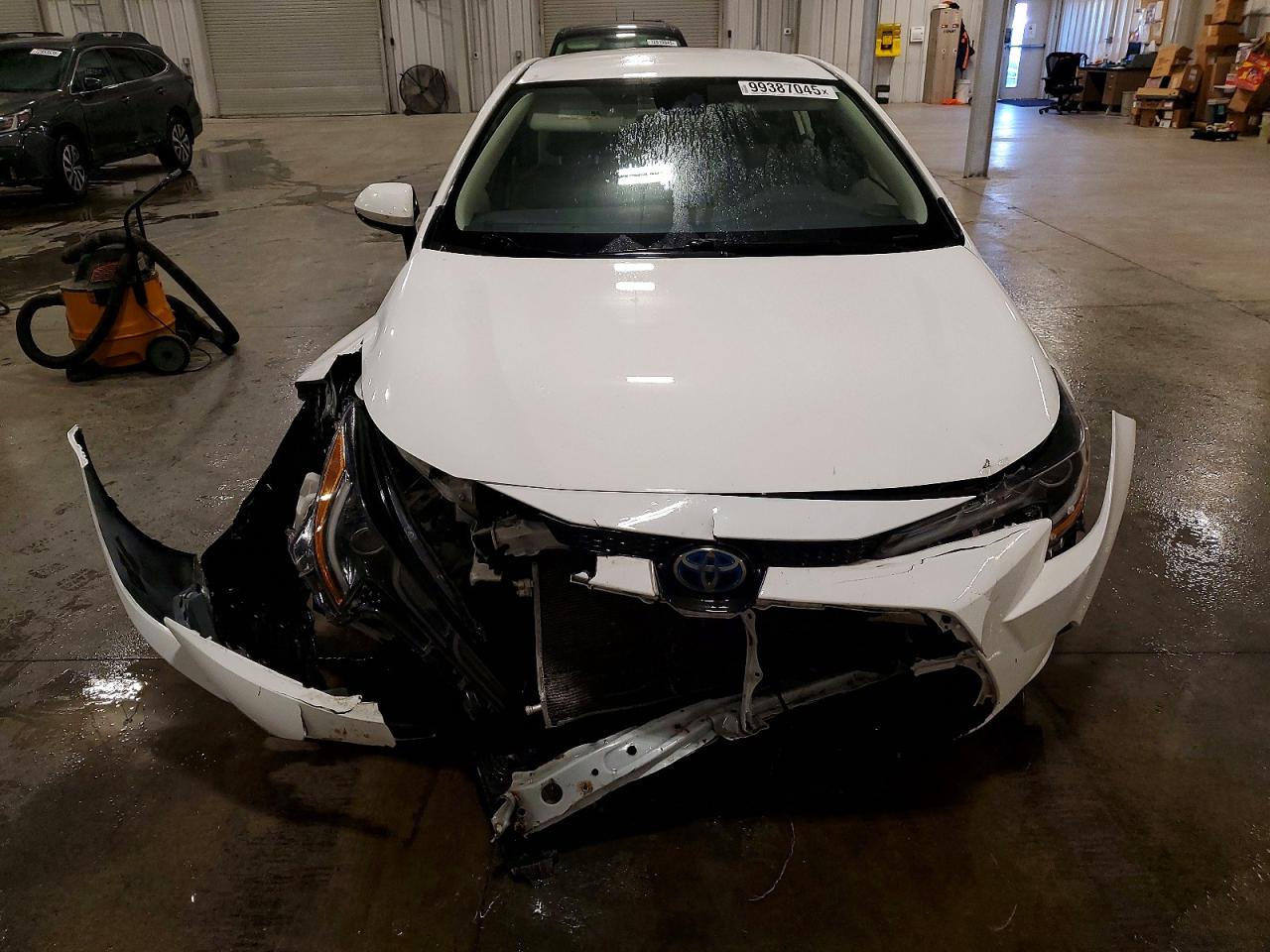 2021 TOYOTA COROLLA LE photo 5