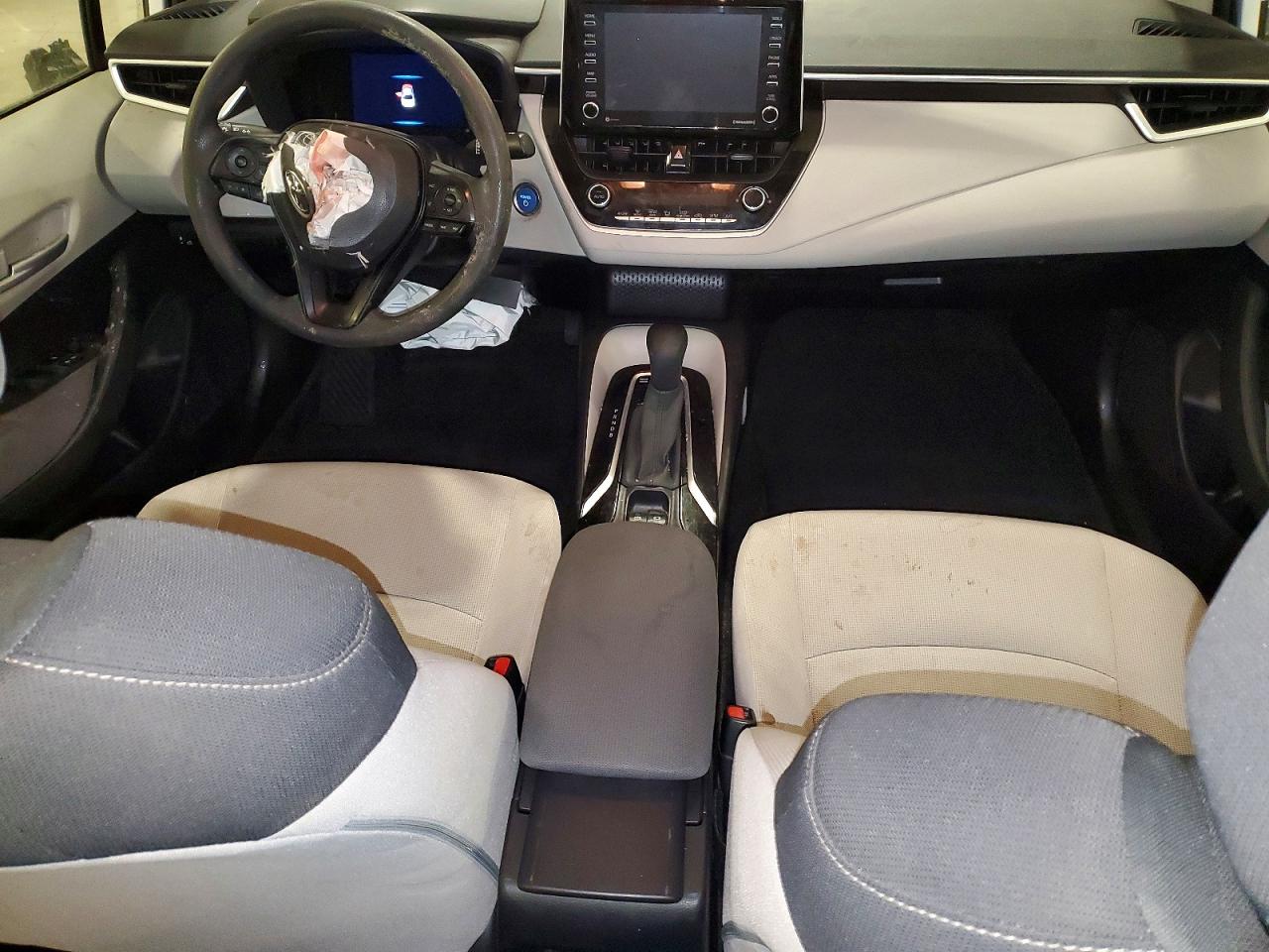 2021 TOYOTA COROLLA LE photo 8