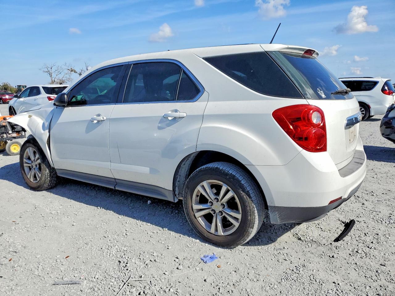 2013 CHEVROLET EQUINOX LS photo 4