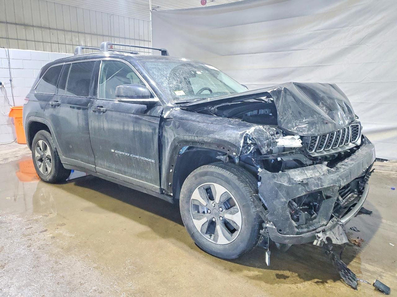 2024 JEEP GRAND CHEROKEE LIMITED 4XE photo 4