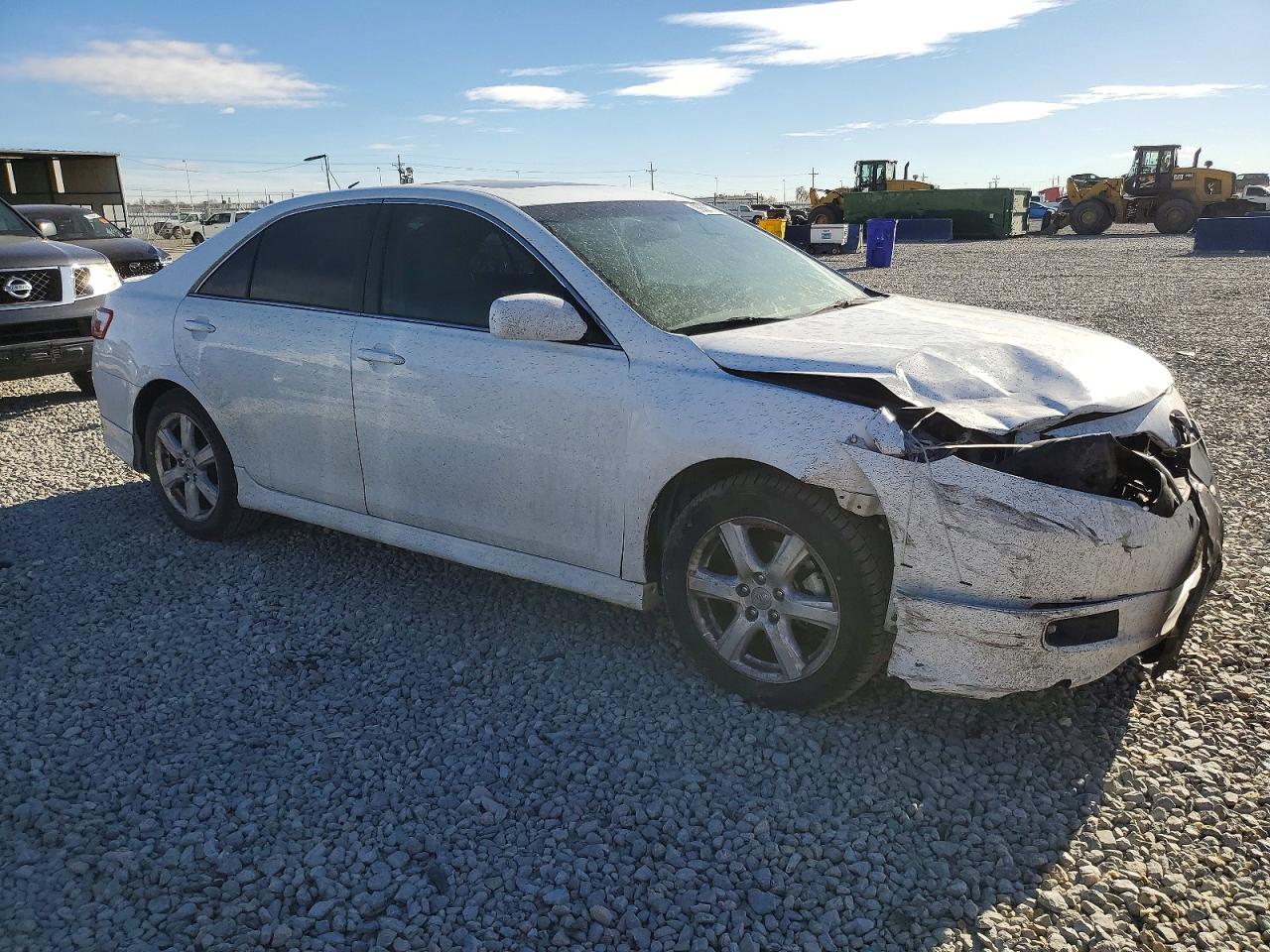 2007 TOYOTA CAMRY LE photo 4