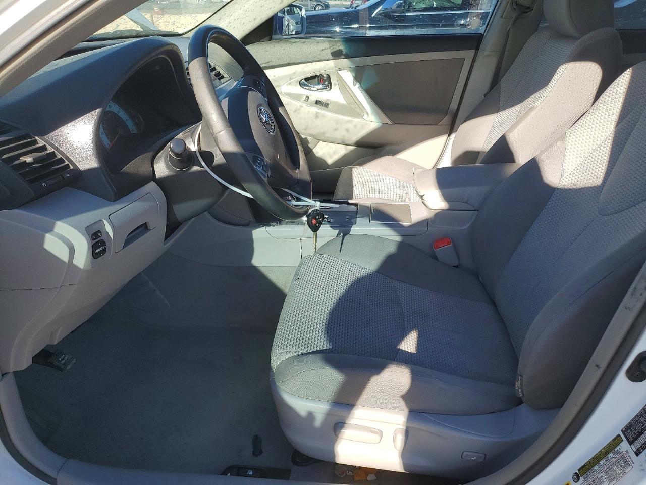 2007 TOYOTA CAMRY LE photo 7