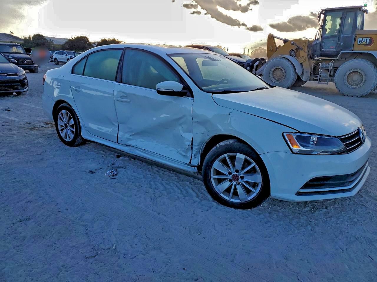 2016 VOLKSWAGEN JETTA SE photo 4