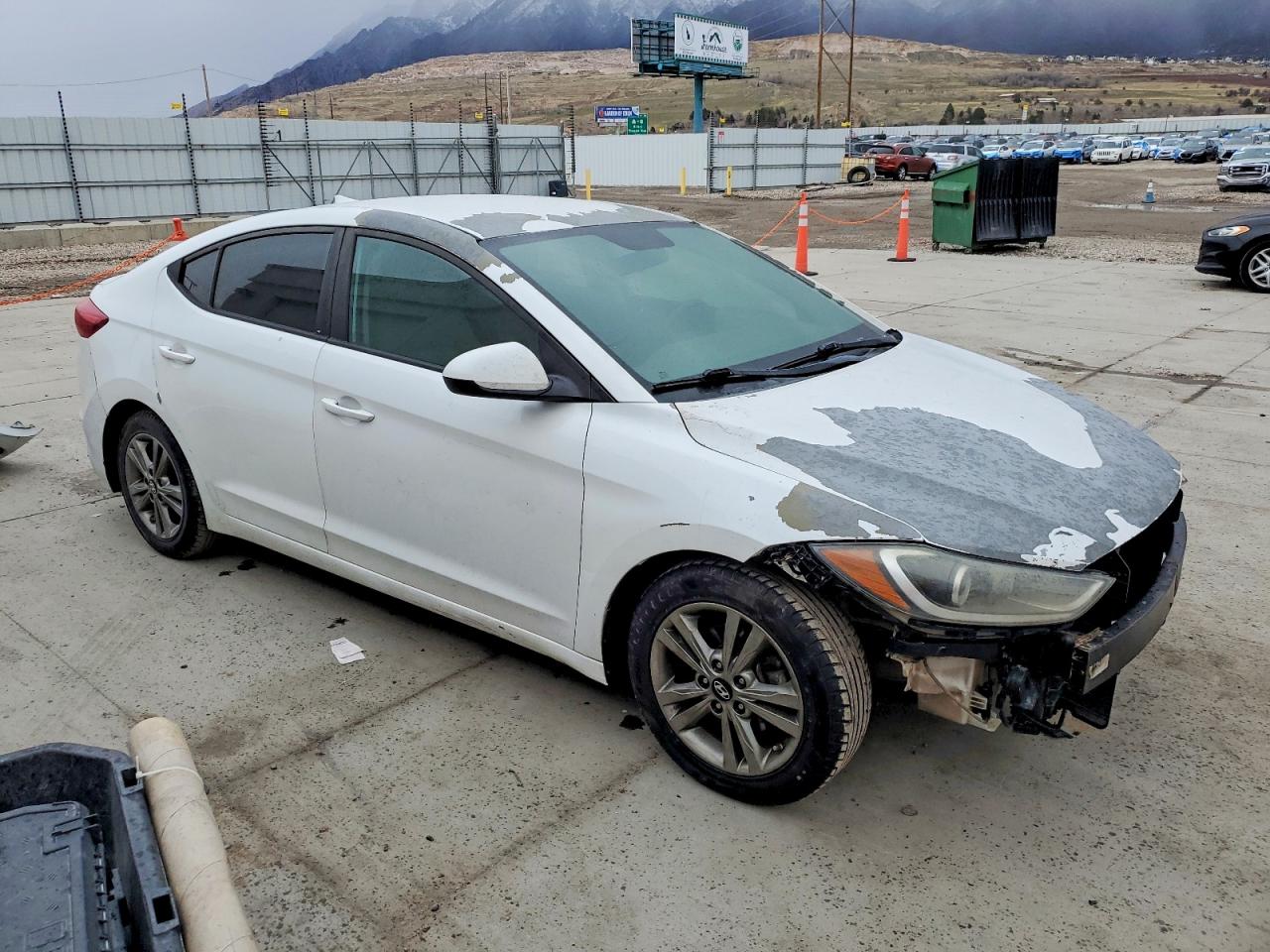 2017 HYUNDAI ELANTRA SE photo 4