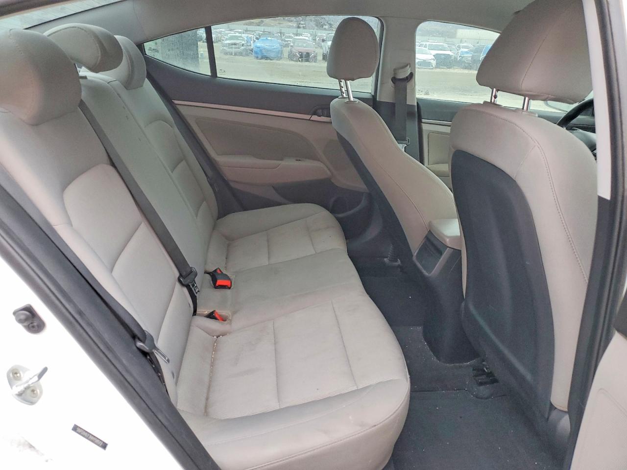 2017 HYUNDAI ELANTRA SE photo 10