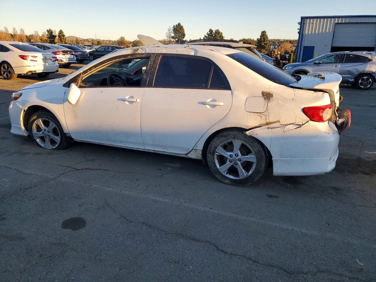 2013 TOYOTA COROLLA BASE photo 3