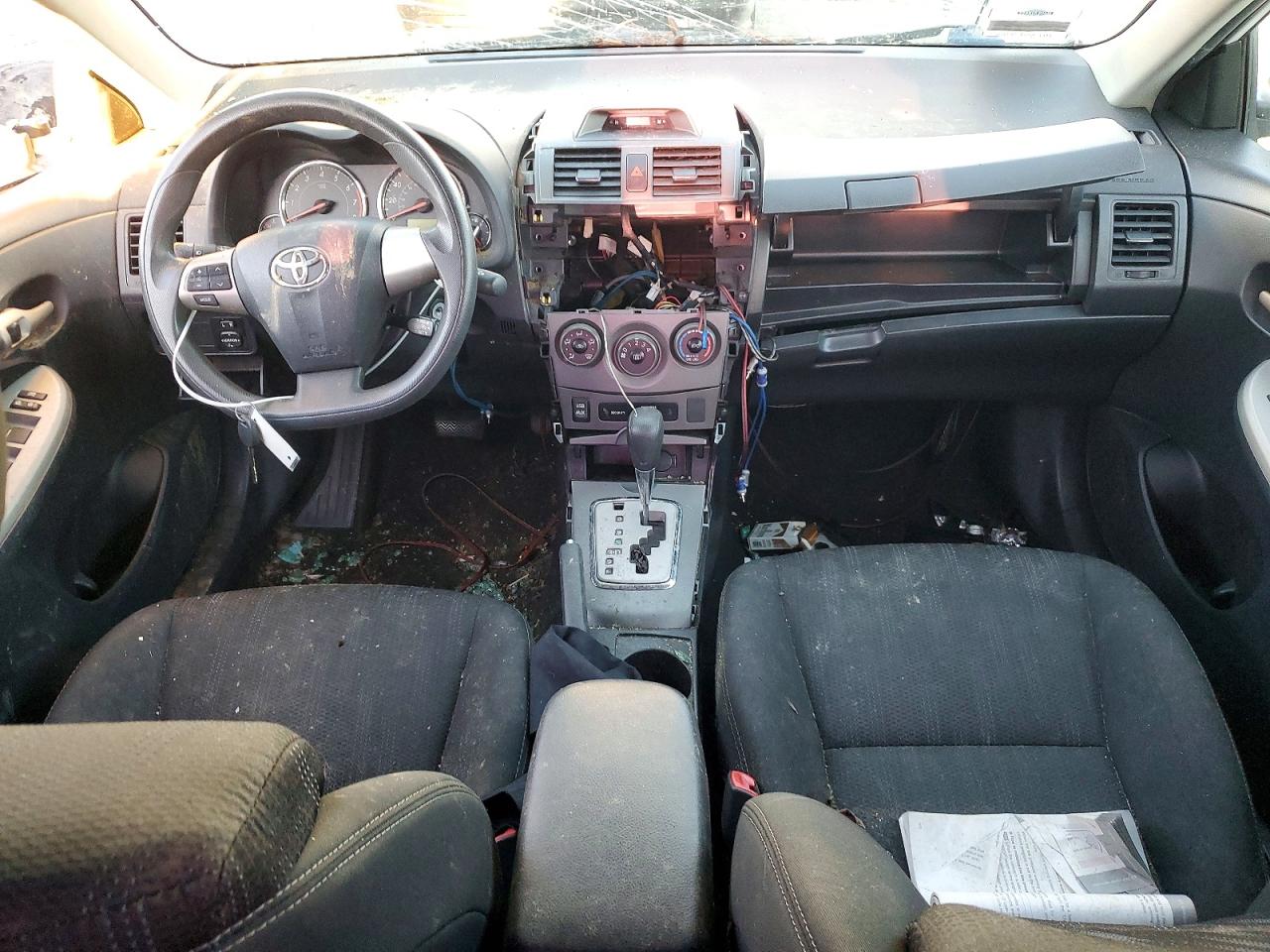 2013 TOYOTA COROLLA BASE photo 15