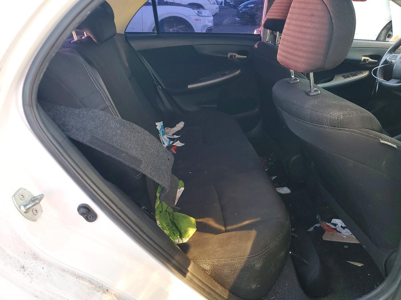 2013 TOYOTA COROLLA BASE photo 19