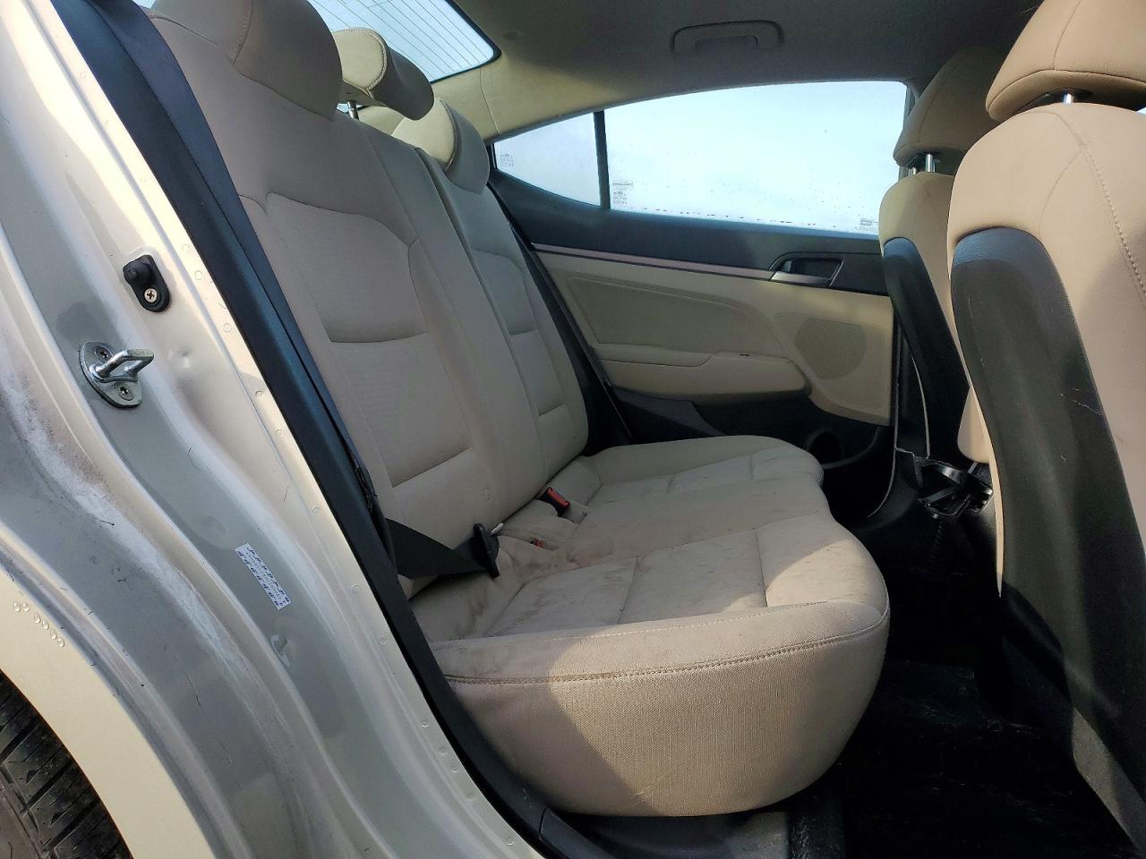 2017 HYUNDAI ELANTRA SE photo 28
