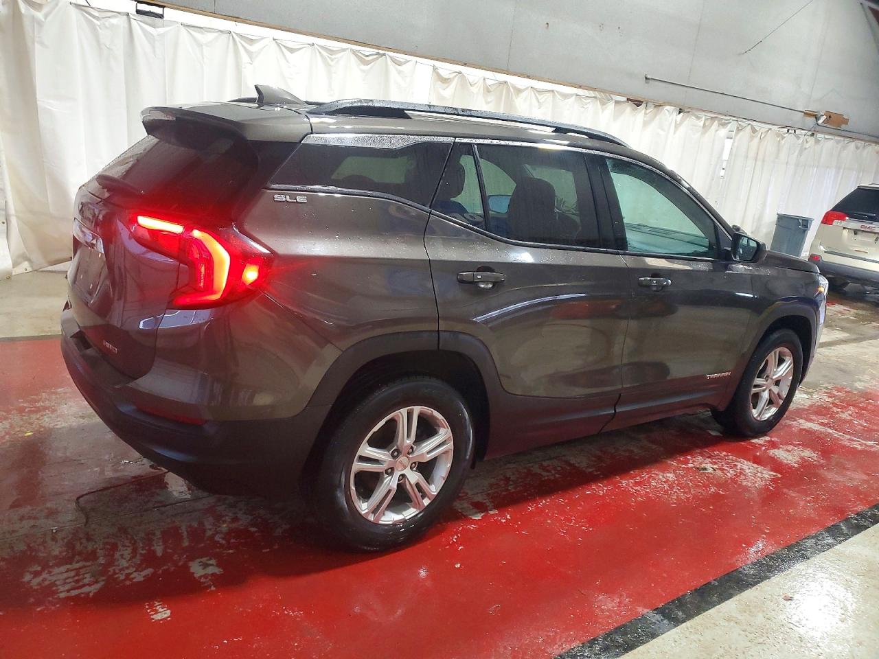 2019 GMC TERRAIN SLE photo 3