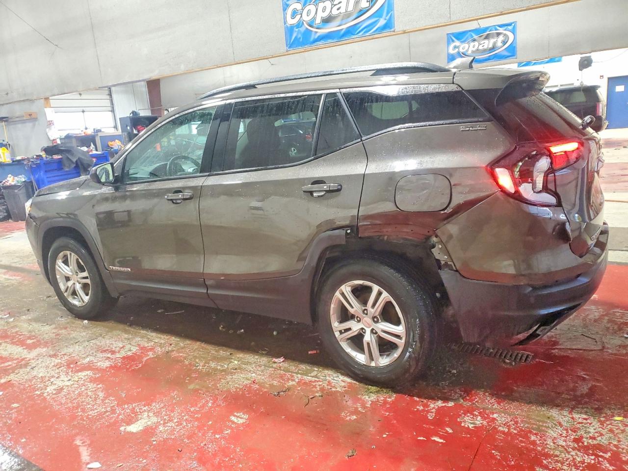 2019 GMC TERRAIN SLE photo 2