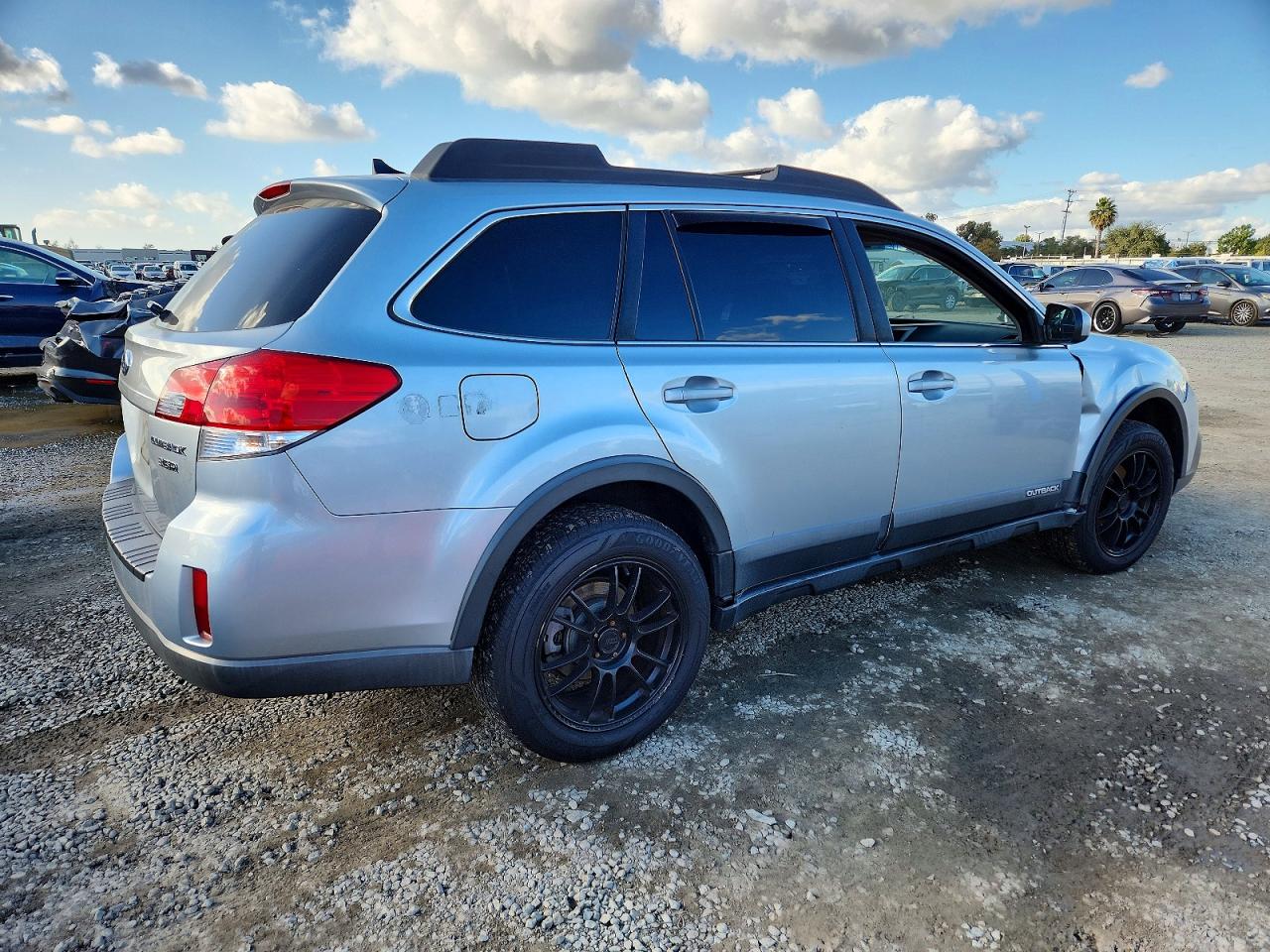 2014 SUBARU OUTBACK 3.6R LIMITED photo 3