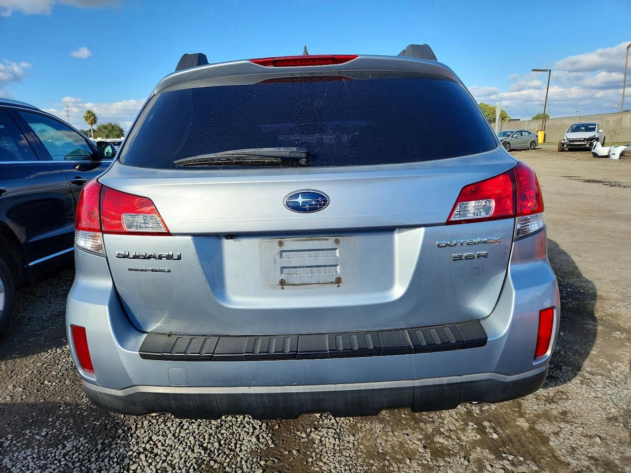 2014 SUBARU OUTBACK 3.6R LIMITED photo 6