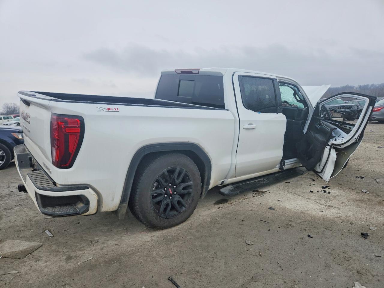 2025 GMC SIERRA K1500 ELEVATION photo 3