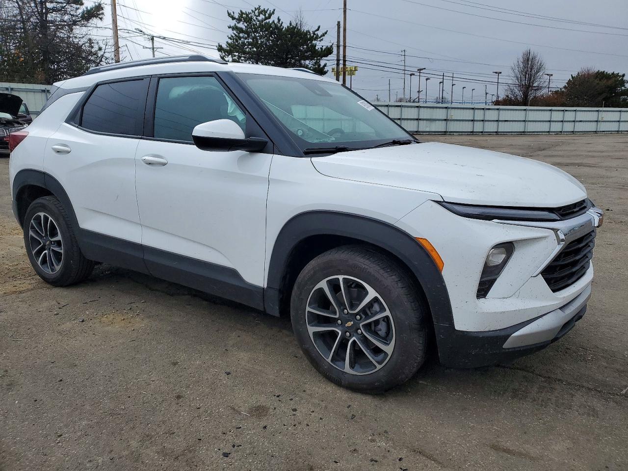 2025 CHEVROLET TRAILBLAZER LT photo 4
