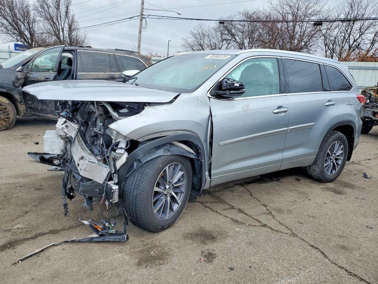 2017 TOYOTA HIGHLANDER