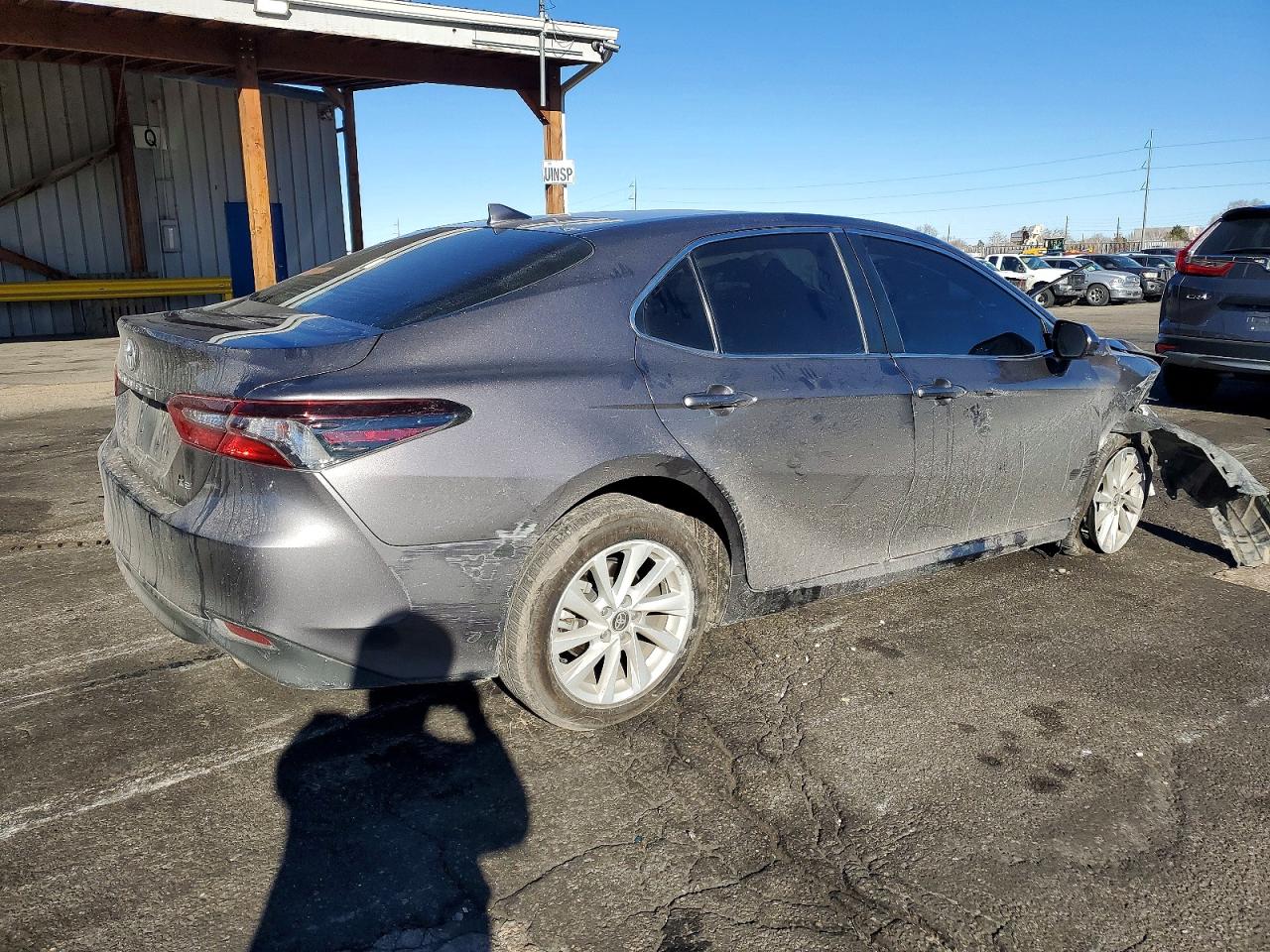 2022 TOYOTA CAMRY LE photo 5