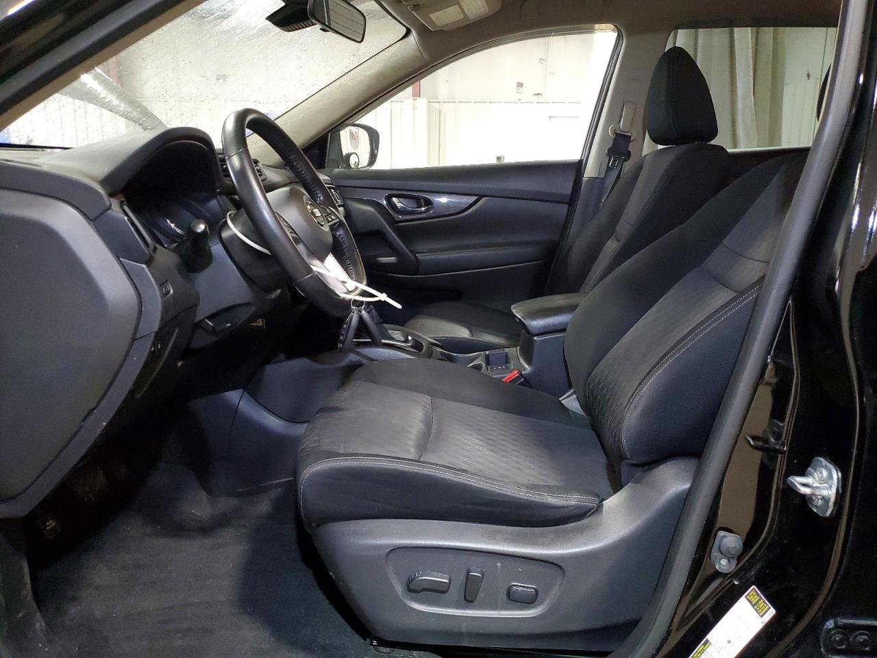 2019 NISSAN ROGUE S photo 13