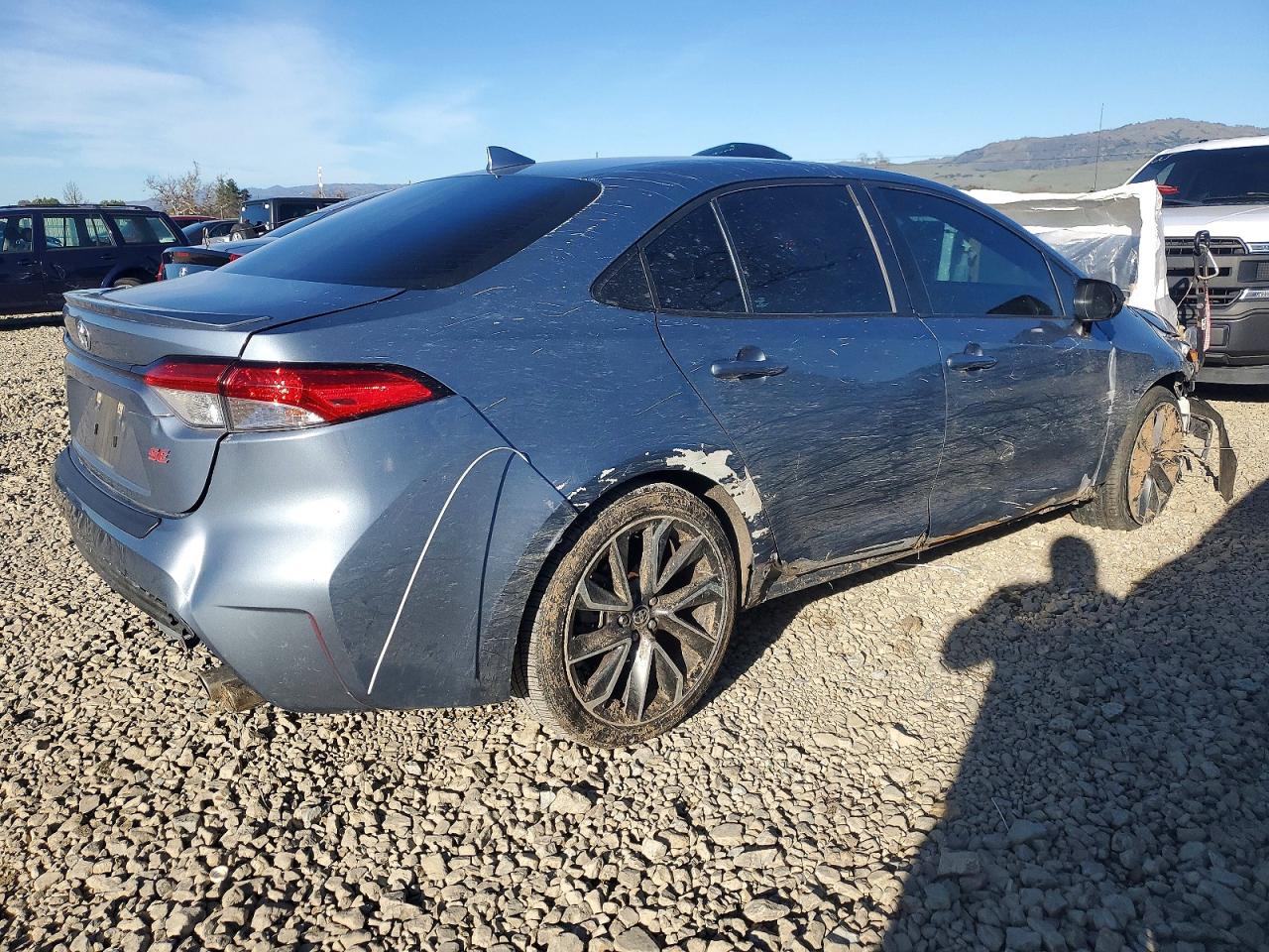 2020 TOYOTA COROLLA SE photo 3