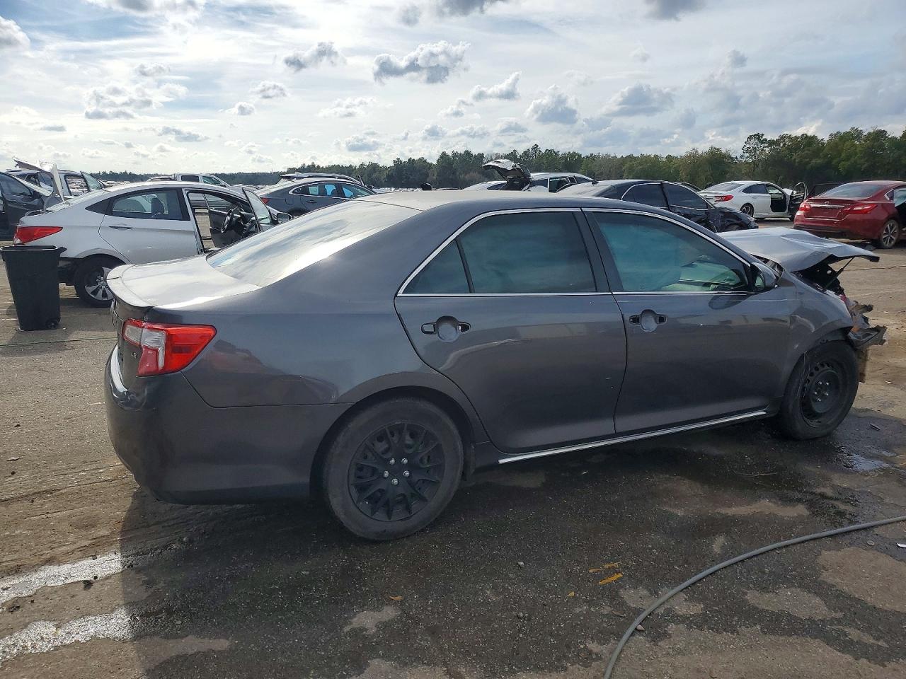 2012 TOYOTA CAMRY LE photo 5
