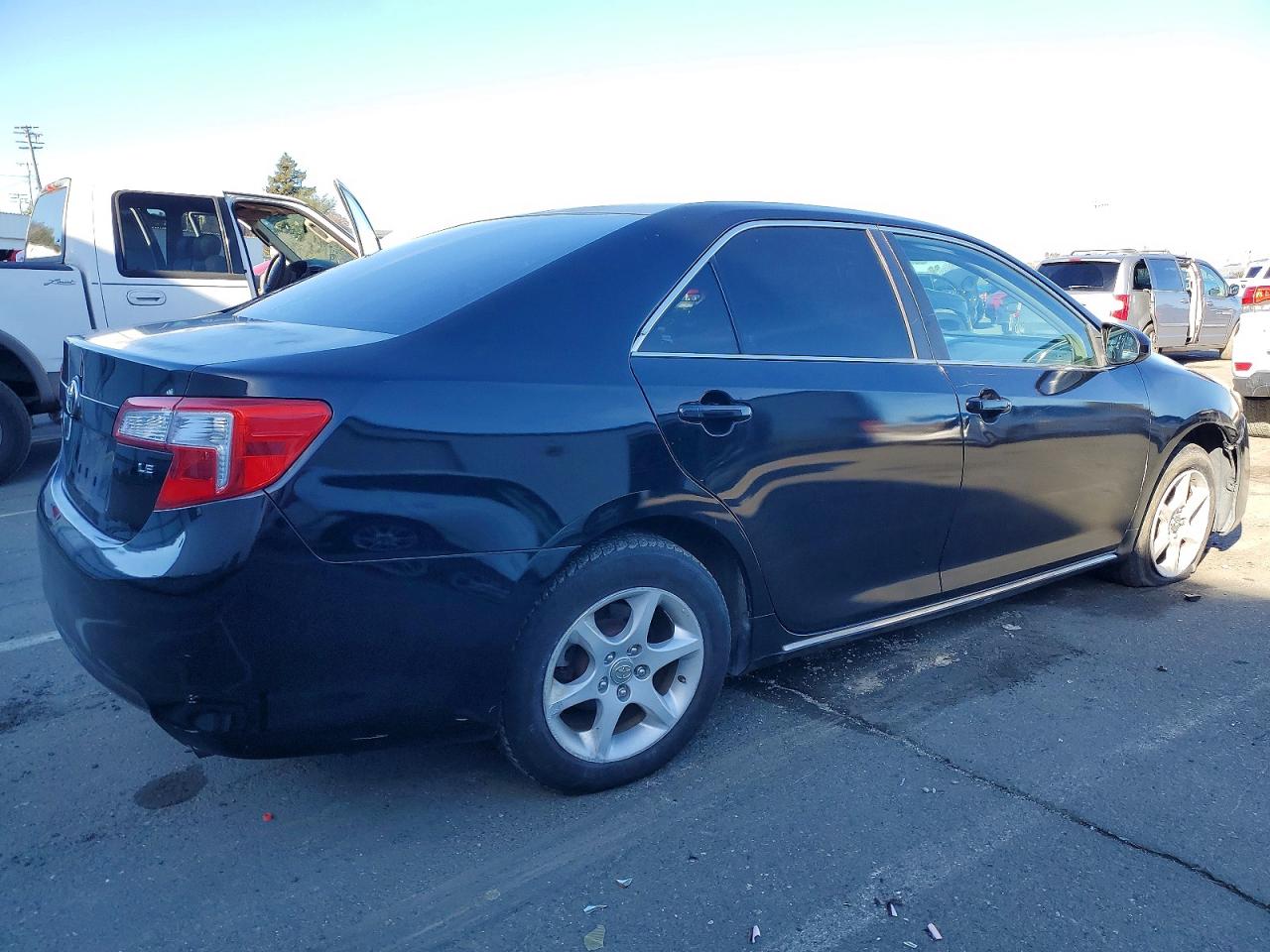 2012 TOYOTA CAMRY BASE photo 3