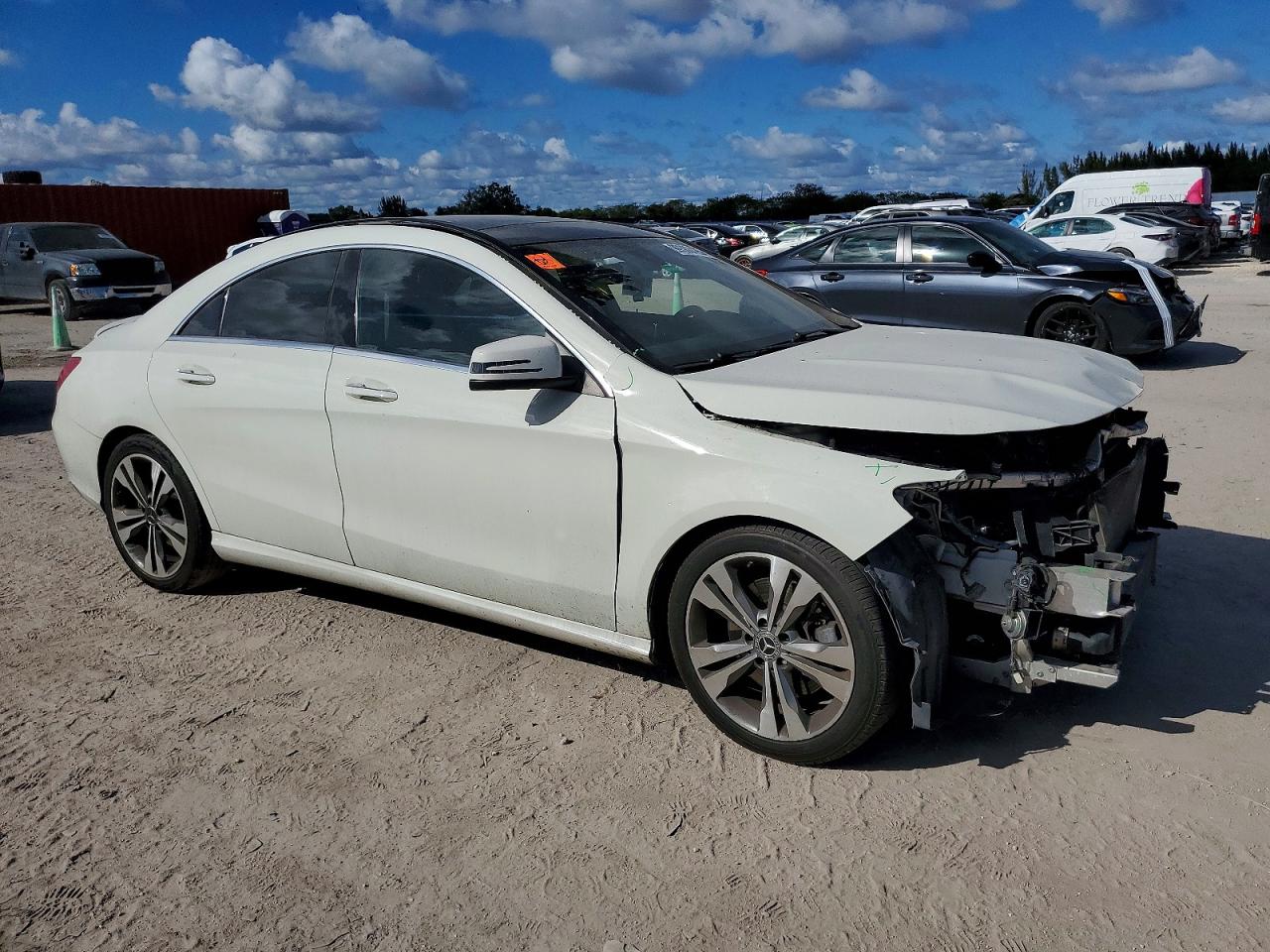 2018 MERCEDES-BENZ CLA 250 photo 4