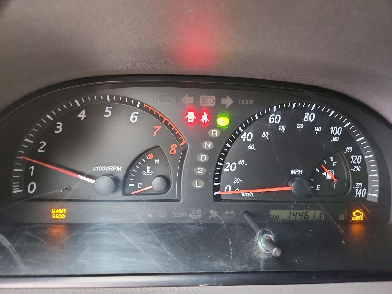 2004 TOYOTA CAMRY LE photo 9