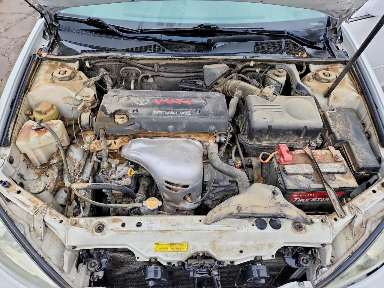 2004 TOYOTA CAMRY LE photo 11