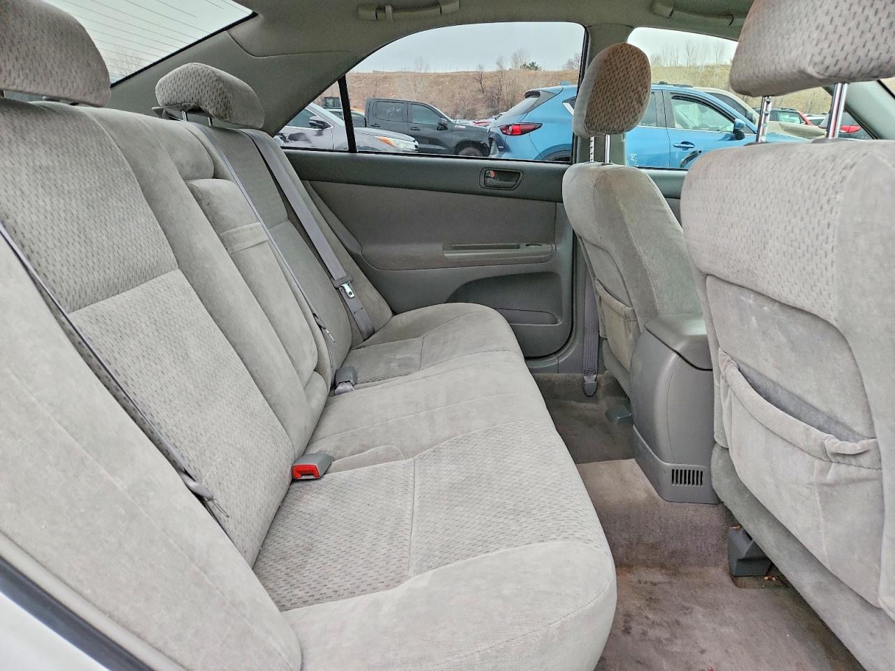 2004 TOYOTA CAMRY LE photo 10