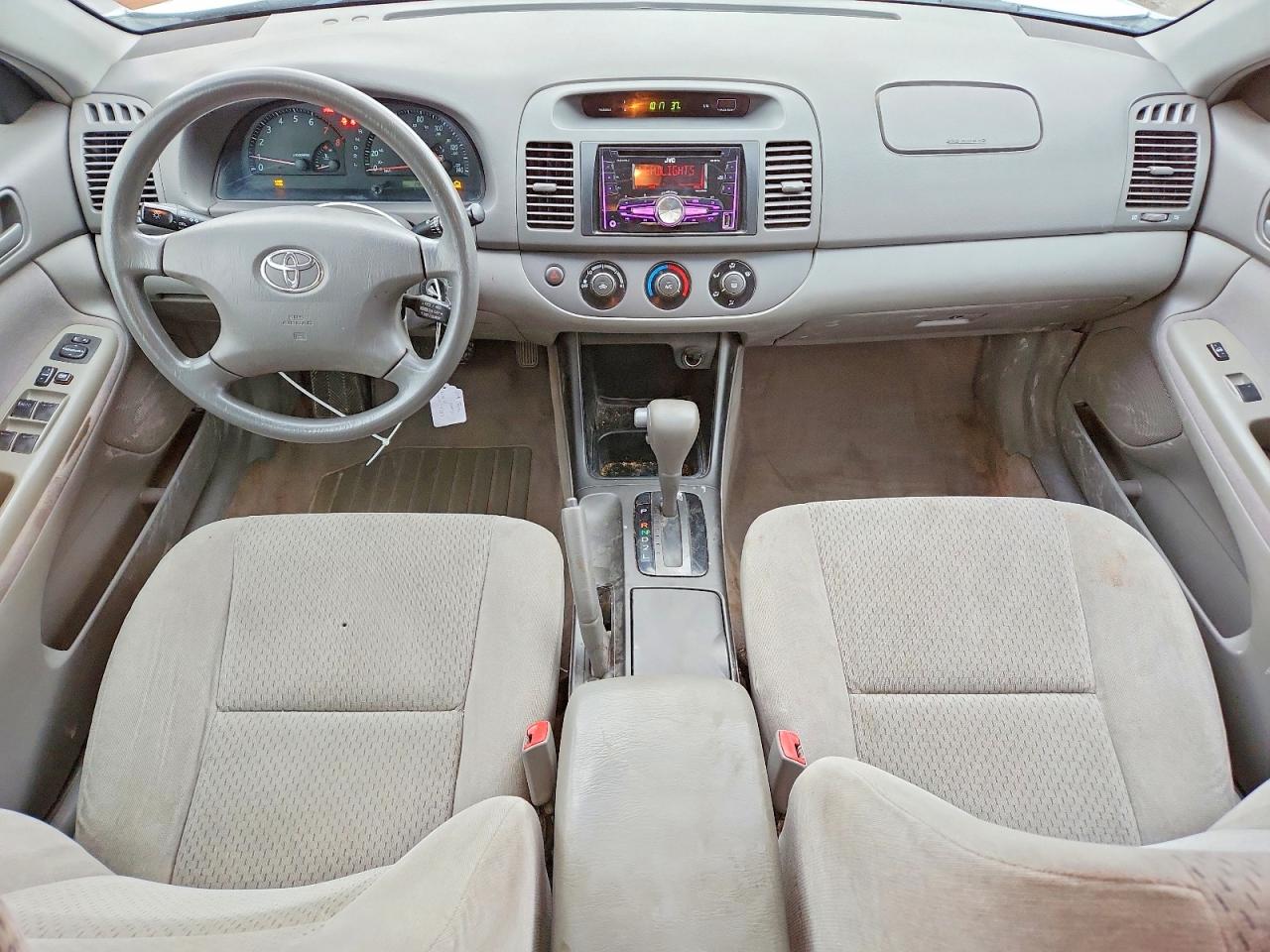 2004 TOYOTA CAMRY LE photo 8
