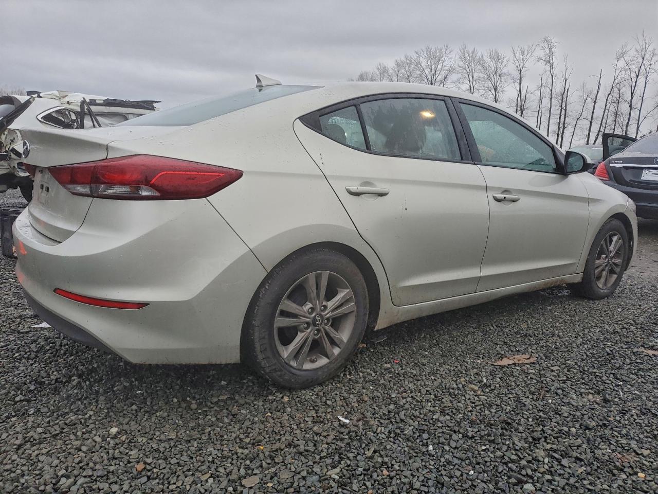 2017 HYUNDAI ELANTRA SE photo 3