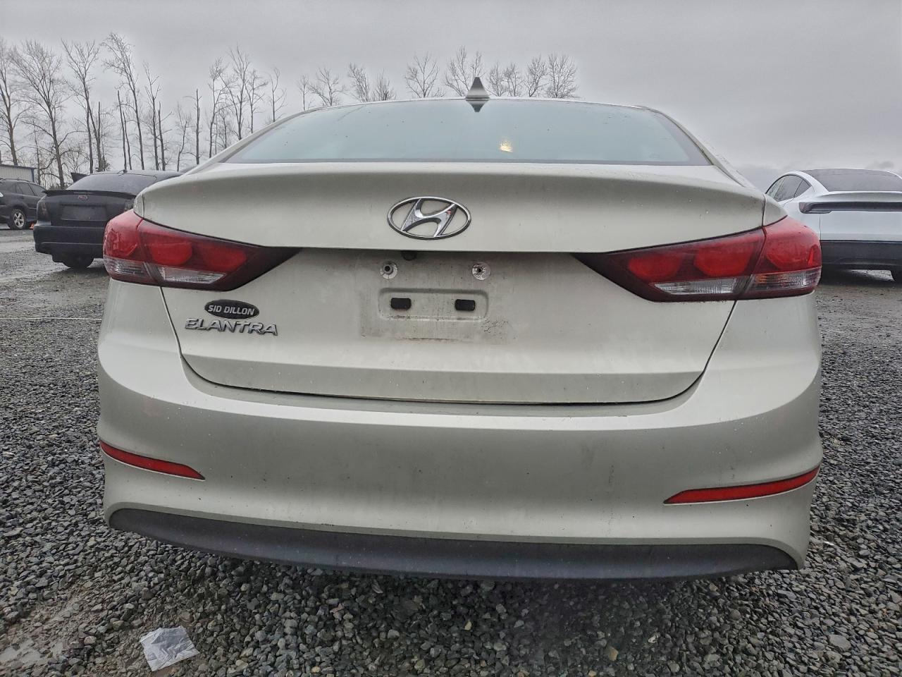 2017 HYUNDAI ELANTRA SE photo 6