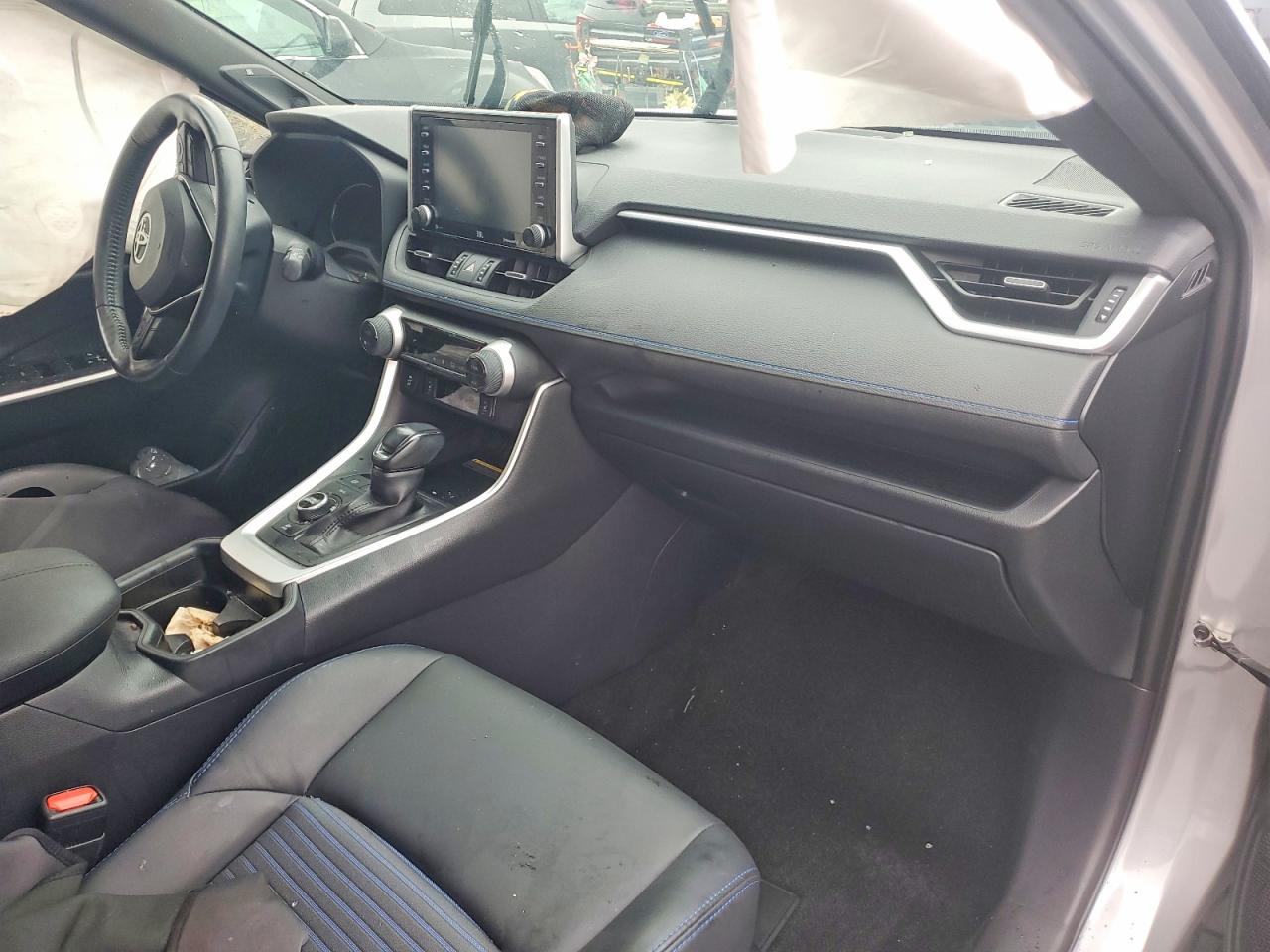 2019 TOYOTA RAV4 XSE photo 8