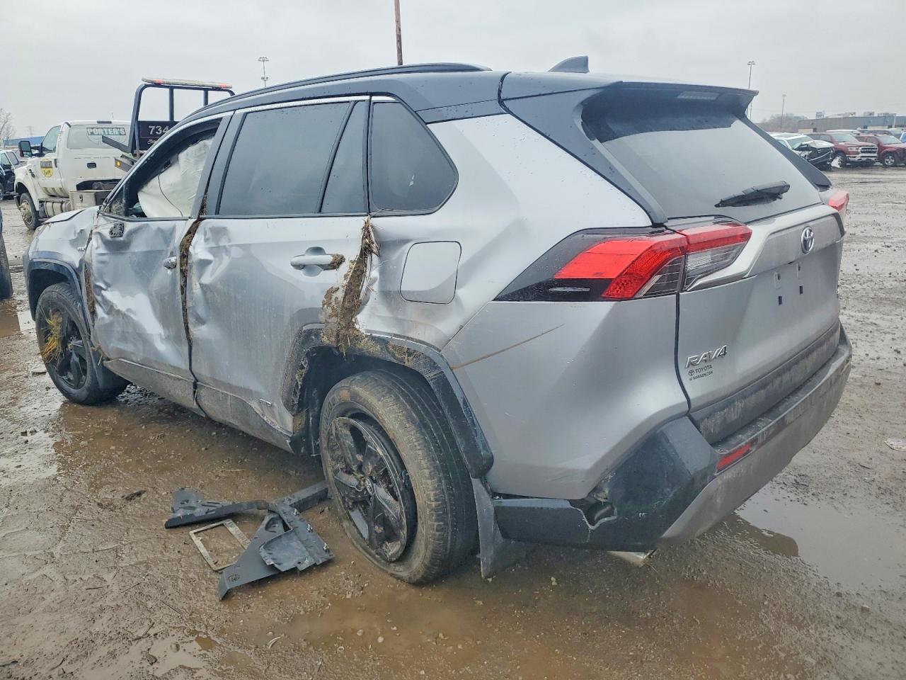 2019 TOYOTA RAV4 XSE photo 2