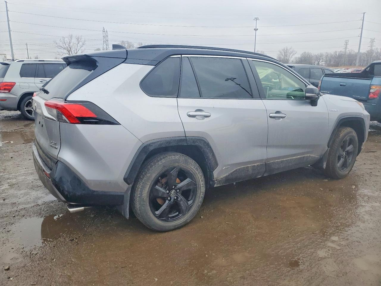 2019 TOYOTA RAV4 XSE photo 3