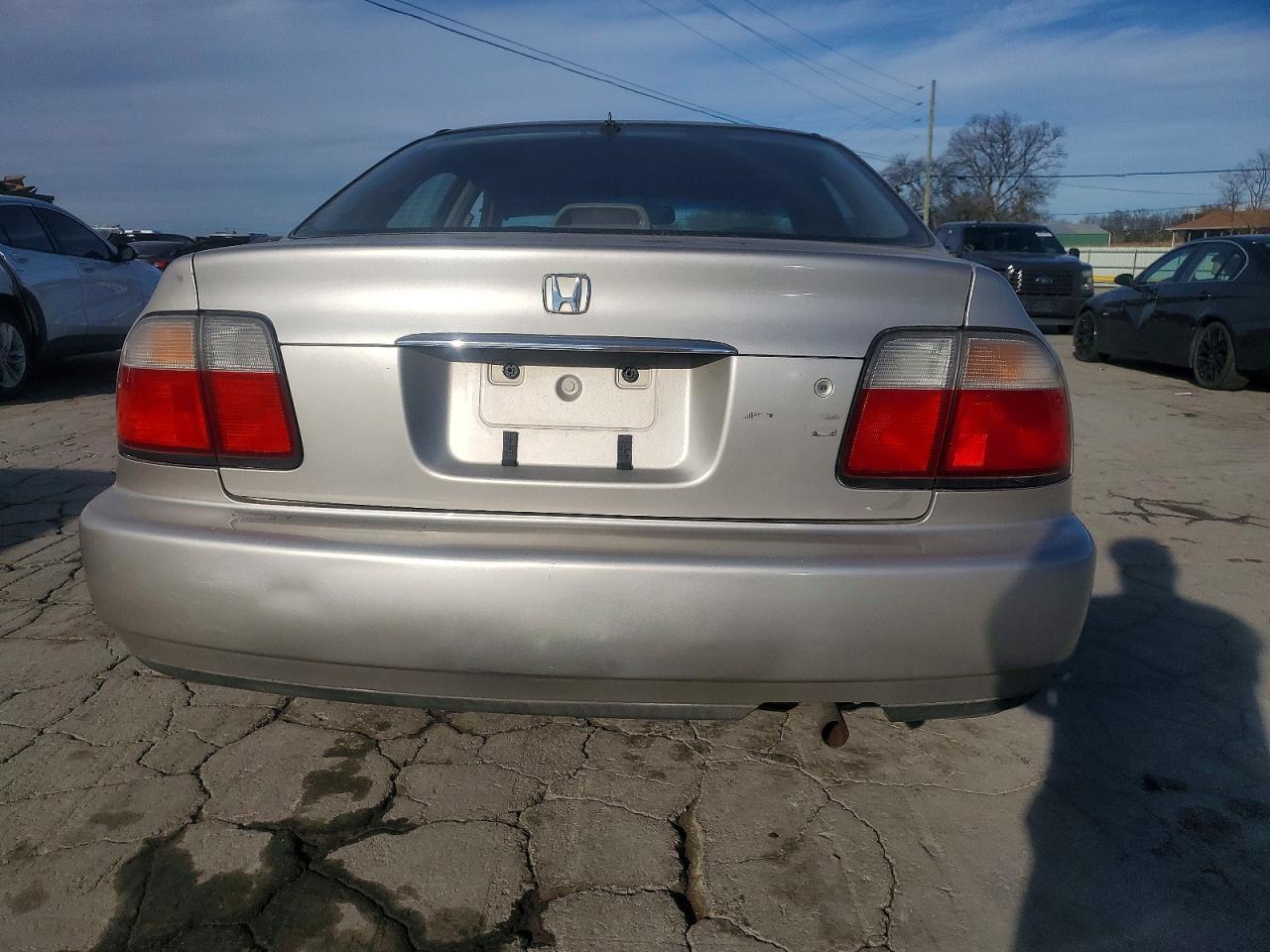1996 HONDA ACCORD LX photo 11