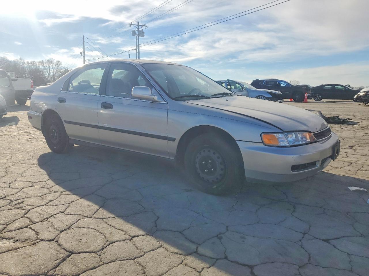 1996 HONDA ACCORD LX photo 7