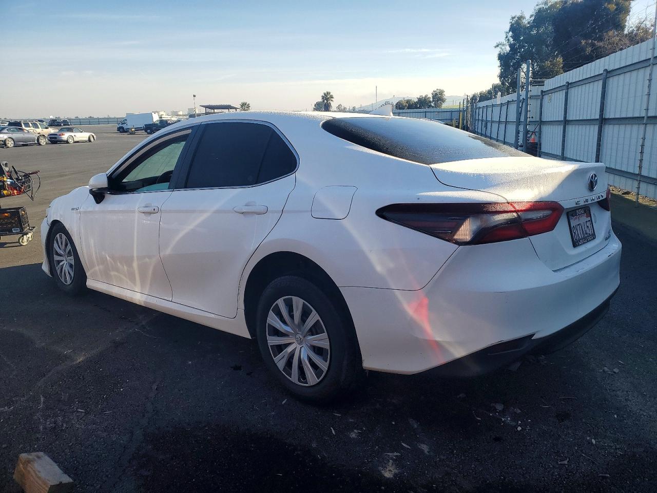 2021 TOYOTA CAMRY LE photo 2