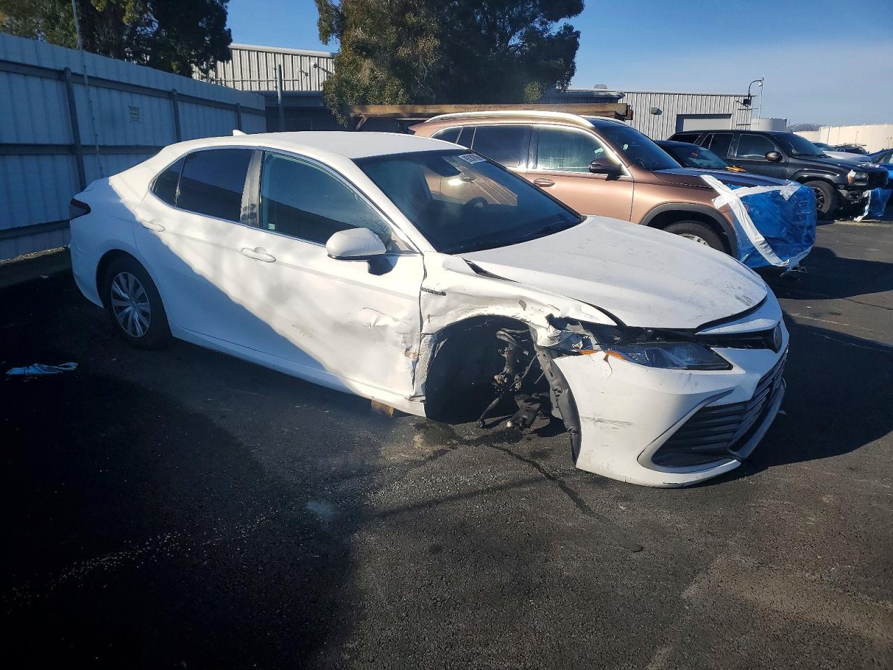 2021 TOYOTA CAMRY LE photo 4
