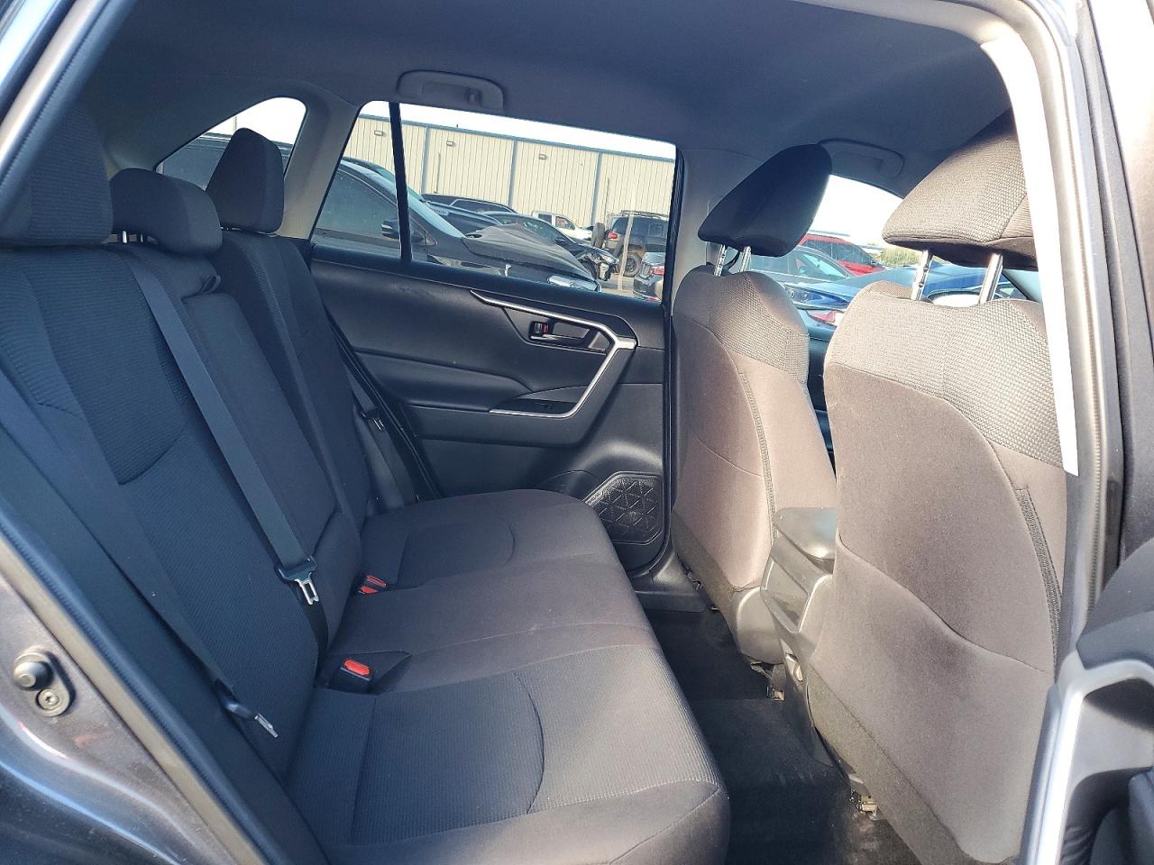 2021 TOYOTA RAV4 LE photo 11