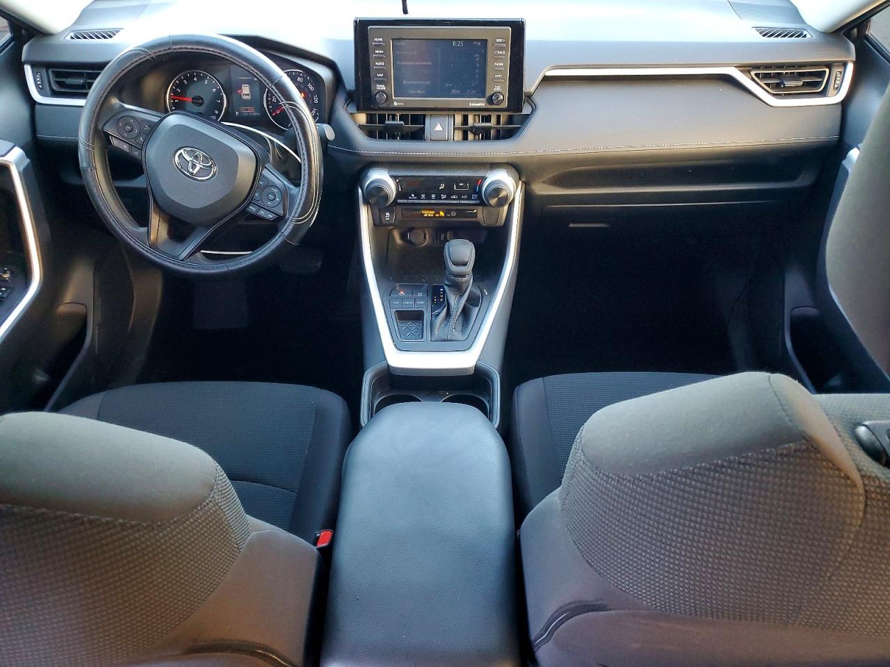 2021 TOYOTA RAV4 LE photo 8
