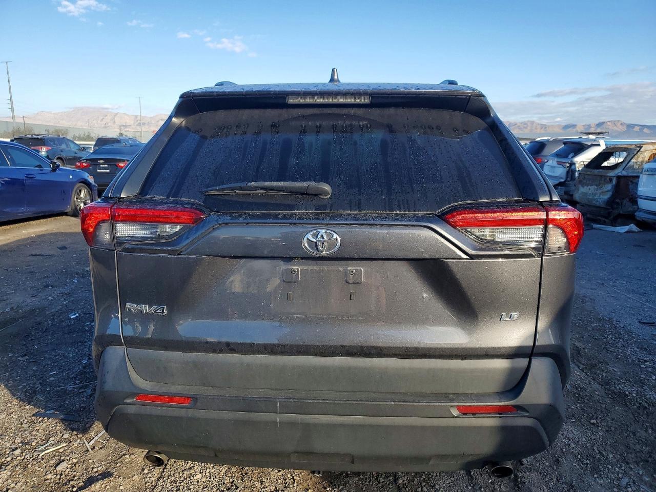 2021 TOYOTA RAV4 LE photo 6