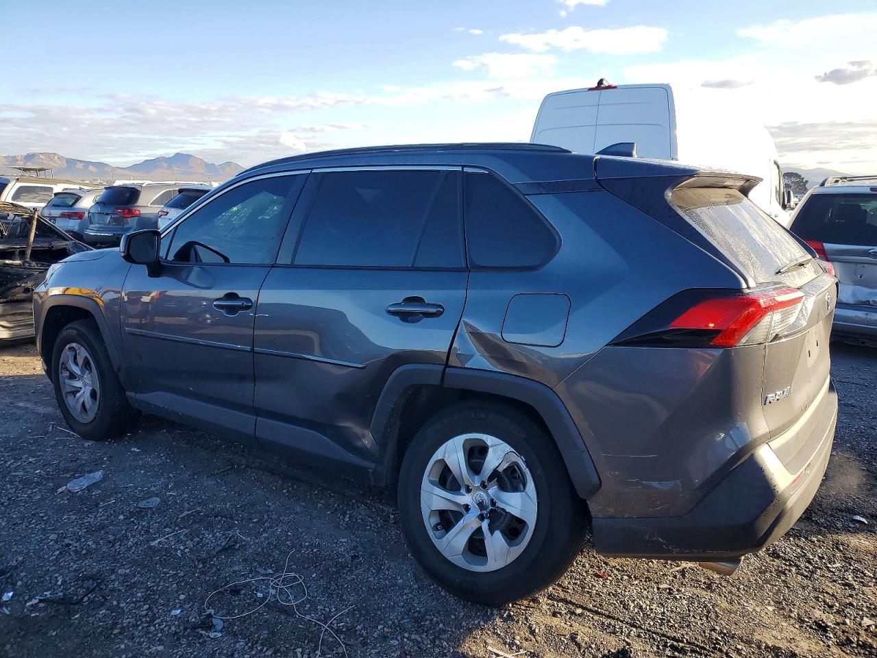 2021 TOYOTA RAV4 LE photo 2