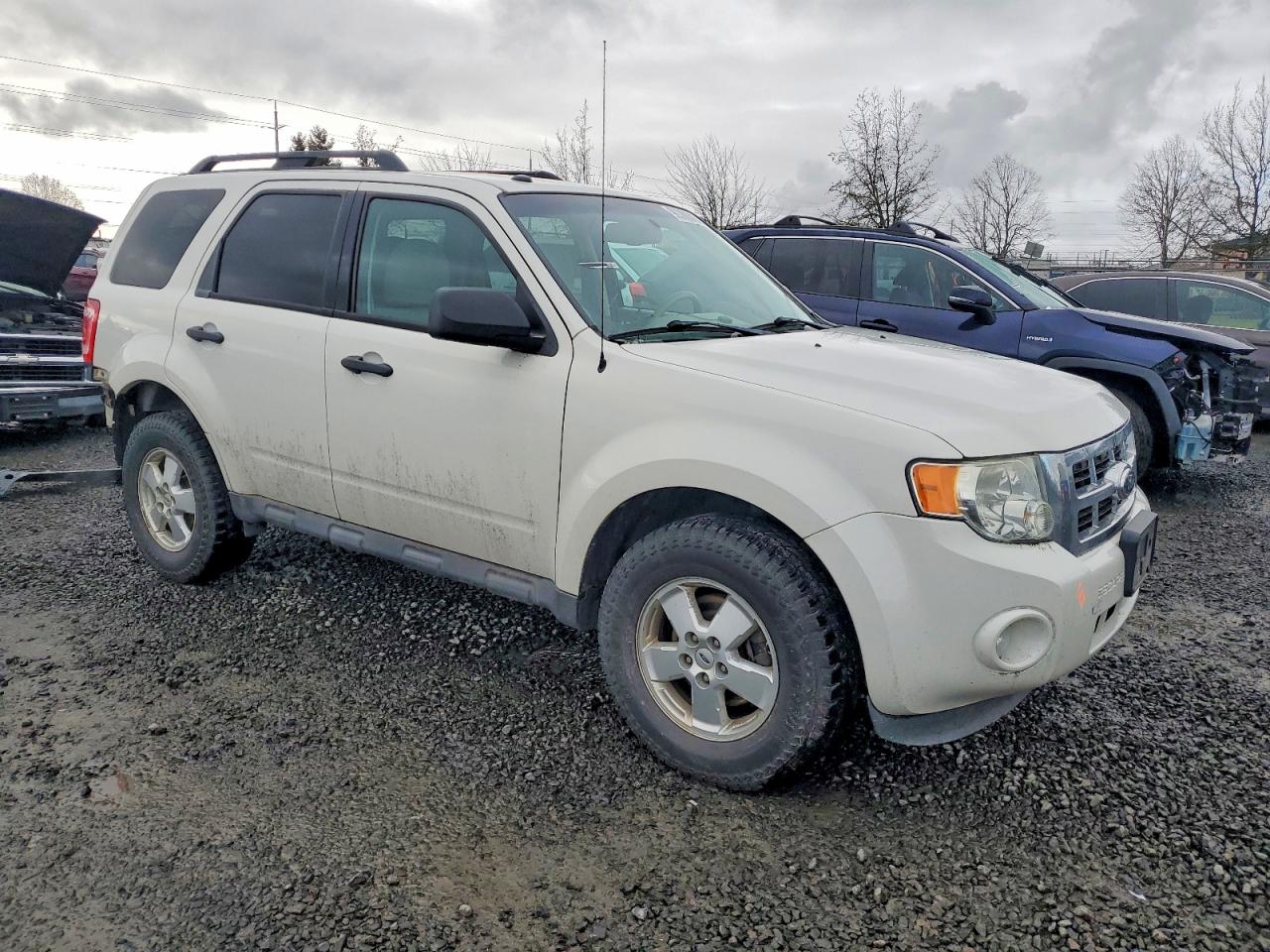 2012 FORD ESCAPE XLT photo 4