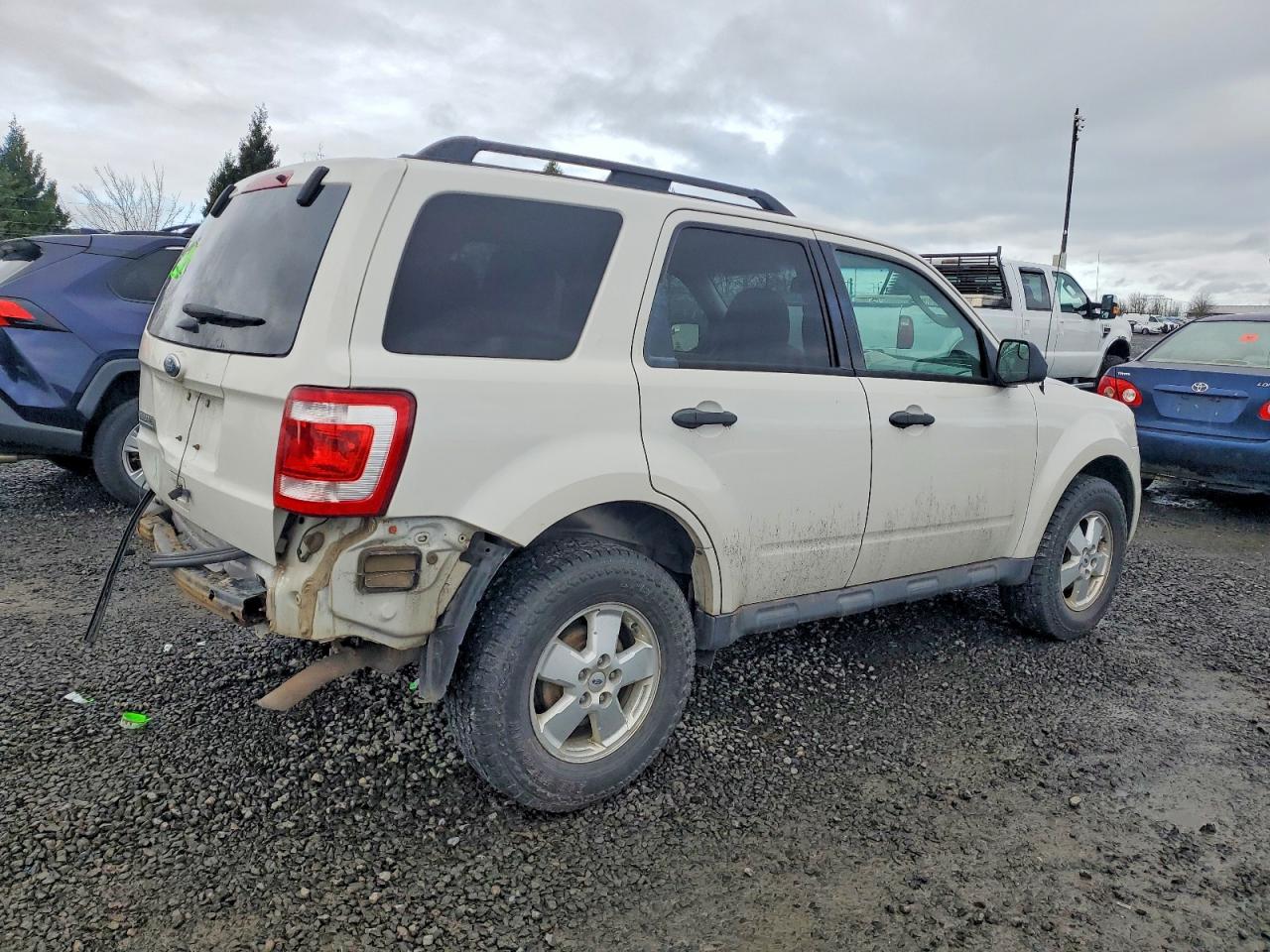 2012 FORD ESCAPE XLT photo 3
